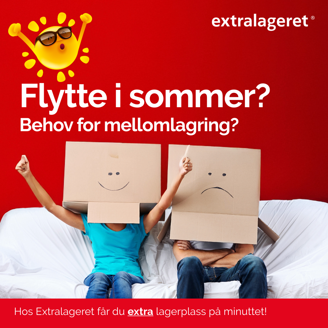 To mennesker i en hvit sofa med pappesker på hodet. Den ene er glad og den andre er sur.